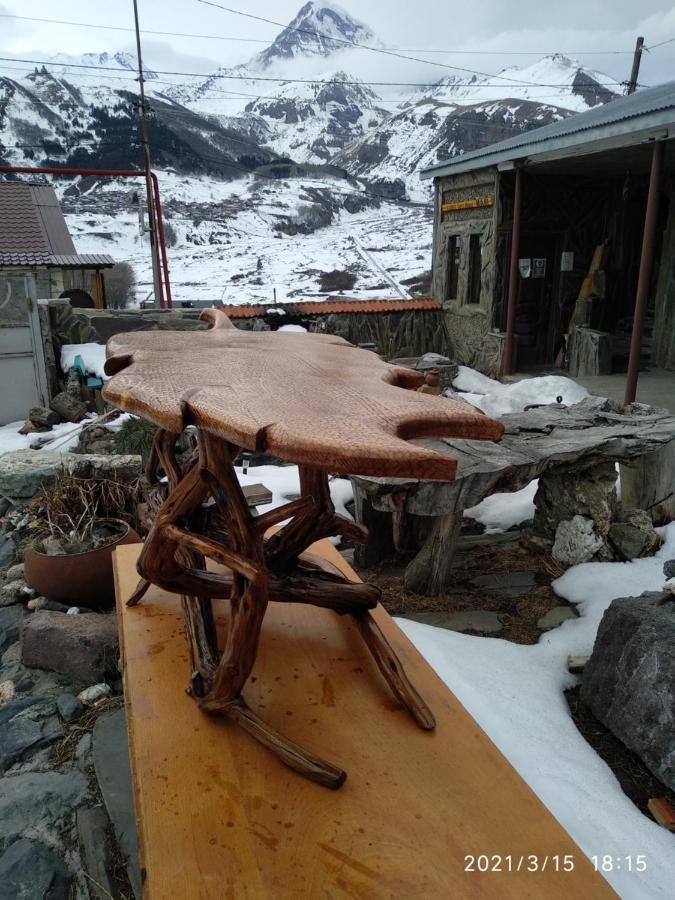 QUSHA Guest House Kazbegi Extérieur photo