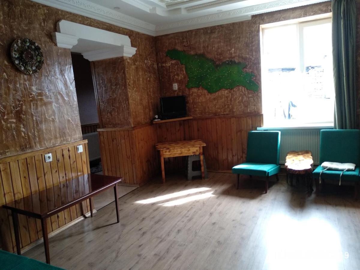 QUSHA Guest House Kazbegi Extérieur photo
