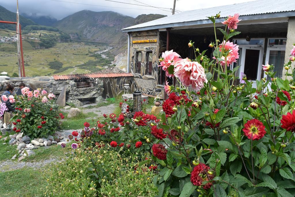 QUSHA Guest House Kazbegi Extérieur photo