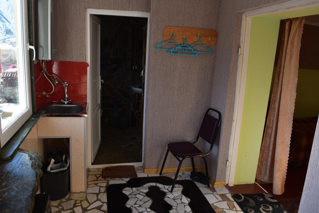 QUSHA Guest House Kazbegi Extérieur photo